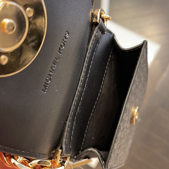 Michael Kors Carmen Small Logo Smartphone Crossbody Bag
Black - Picture 5 of 16